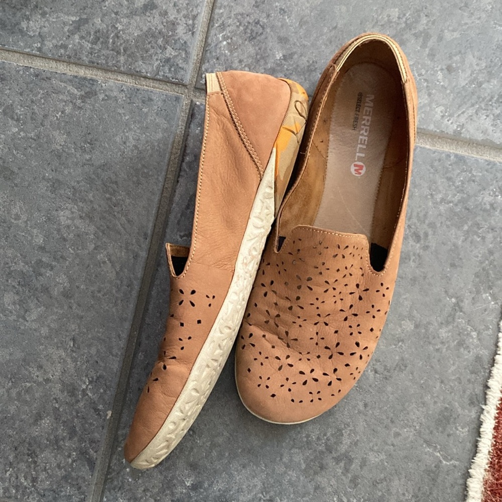 Merrell cutout Slip ons